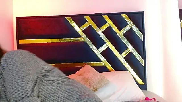 Iris bloom69 online show from March 9, 12:53 pm