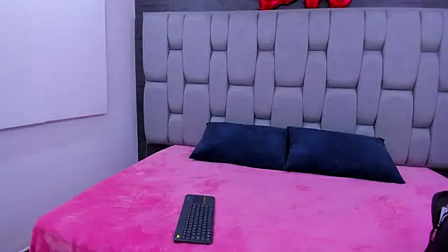 Snapshot of Amber-Horney chatting on February 28, 1:23 pm Amber-Horney online show from February 28, 1:23 pm