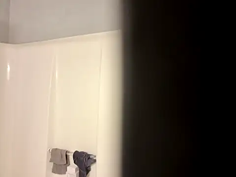 TrndSettr online show from March 11, 10:49 pm