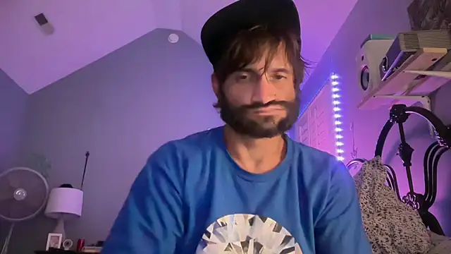 TrndSettr online show from April 3, 8:56 am