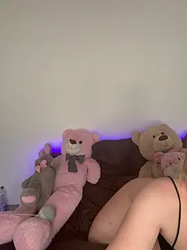 Snapshot of Zoey__08 chatting on April 20, 2:42 pm Zoey 08 online show from April 20, 2:42 pm