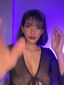 Kitty Wild 19 online show from May 7, 8:25 pm