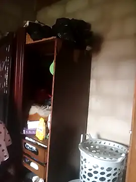 Snapshot of CurvyCutiexx3 chatting on February 13, 5:47 am CurvyCutiexx3 online show from February 13, 5:47 am