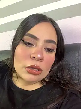 montserrat J online show from February 7, 3:27 pm