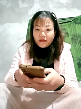 Snapshot of Beeio_diaeo chatting on February 1, 1:20 pm Beeio diaeo online show from February 1, 1:20 pm