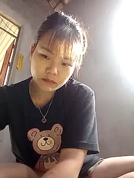 Snapshot of Beeio_diaeo chatting on February 16, 1:35 am Beeio diaeo online show from February 16, 1:35 am