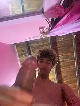 Snapshot of Adan21_cm chatting on February 4, 6:41 am Adan21 cm online show from February 4, 6:41 am