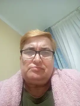 Snapshot of SusanStar874 chatting on March 4, 5:52 pm SusanStar874 online show from March 4, 5:52 pm