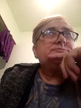 Snapshot of SusanStar874 chatting on March 18, 3:04 pm SusanStar874 online show from March 18, 3:04 pm