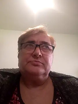 Snapshot of SusanStar874 chatting on March 24, 4:01 pm SusanStar874 online show from March 24, 4:01 pm