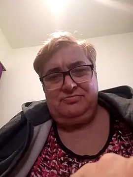 Snapshot of SusanStar874 chatting on March 25, 4:24 pm SusanStar874 online show from March 25, 4:24 pm