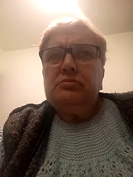 Snapshot of SusanStar874 chatting on March 31, 3:34 pm SusanStar874 online show from March 31, 3:34 pm