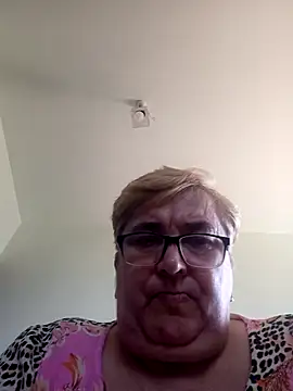 Snapshot of SusanStar874 chatting on April 5, 12:46 pm SusanStar874 online show from April 5, 12:46 pm