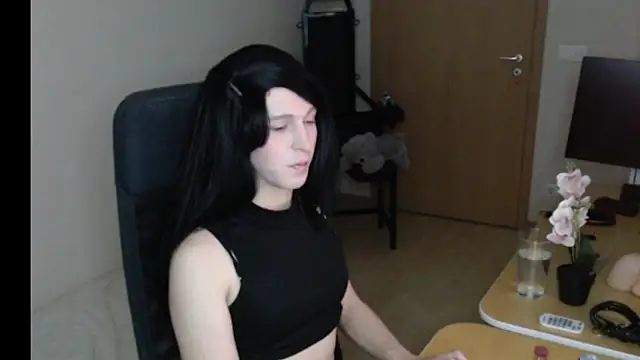 Snapshot of Pearl_Inferno chatting on January 31, 7:11 pm Pearl Inferno online show from January 31, 7:11 pm