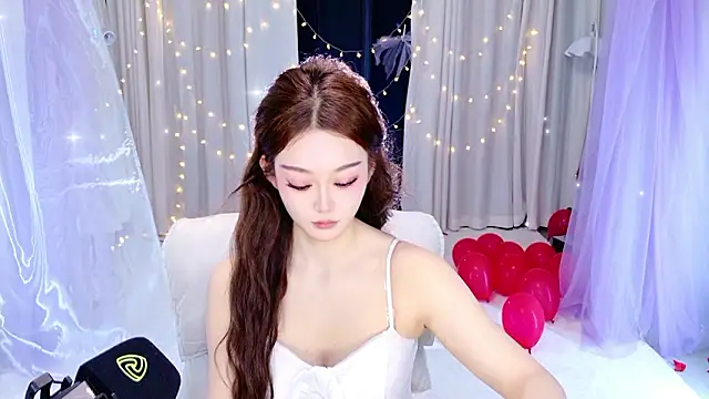 Dancer Lucky-Nini online show from February 22, 12:01 am