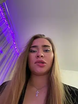 Snapshot of MonicaWestt chatting on May 31, 6:53 pm MonicaWestt online show from May 31, 6:53 pm