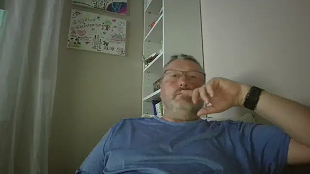 doudou310 online show from May 3, 4:07 am