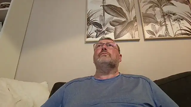doudou310 online show from May 4, 3:46 am