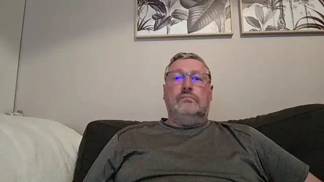 doudou310 online show from May 8, 3:12 am