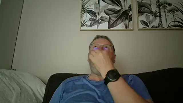 doudou310 online show from May 10, 4:39 am