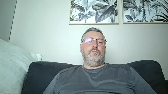 doudou310 online show from May 13, 4:21 am