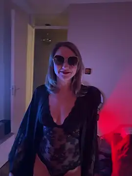 hottogetherNL online show from February 24, 10:30 pm