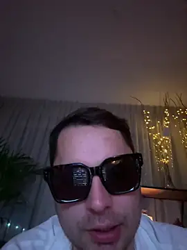 hottogetherNL online show from April 5, 12:30 am