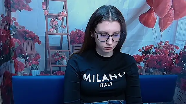 Snapshot of LilianaShine chatting on March 16, 6:06 am LilianaShine online show from March 16, 6:06 am