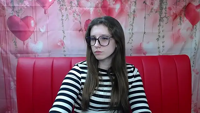 Snapshot of LilianaShine chatting on March 18, 2:20 pm LilianaShine online show from March 18, 2:20 pm