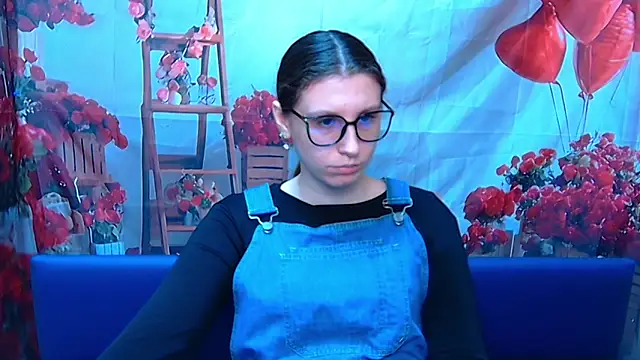 Snapshot of LilianaShine chatting on March 26, 6:08 am LilianaShine online show from March 26, 6:08 am