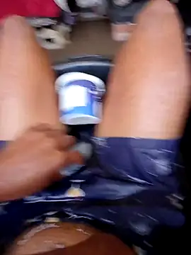 Snapshot of Mkhothiwesibumbu chatting on February 23, 9:06 am Mkhothiwesibumbu online show from February 23, 9:06 am