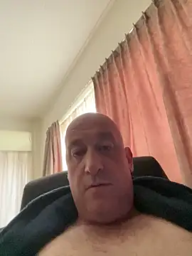 Snapshot of 050MIRO chatting on February 13, 1:29 pm 050MIRO online show from February 13, 1:29 pm