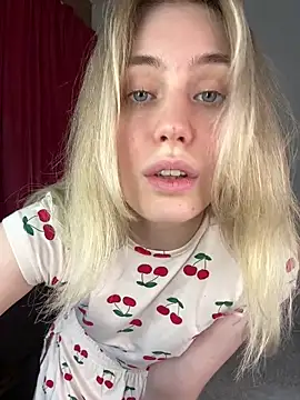 LovelyMiu online show from April 26, 2:04 pm