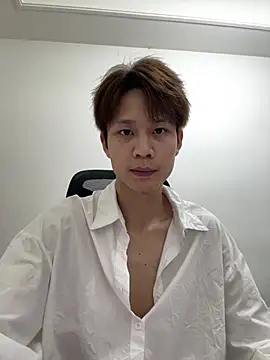 SM 004 online show from March 29, 11:43 am