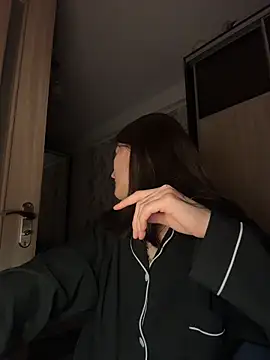 Snapshot of OliaLav chatting on February 1, 6:17 pm OliaLav online show from February 1, 6:17 pm