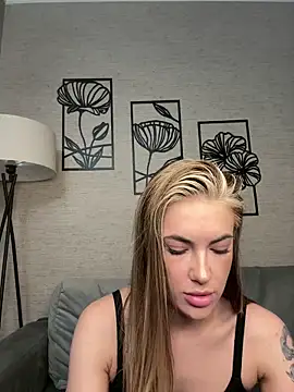 Snapshot of xXKelly_bonb0nXx chatting on March 29, 3:01 pm xXKelly bonb0nXx online show from March 29, 3:01 pm