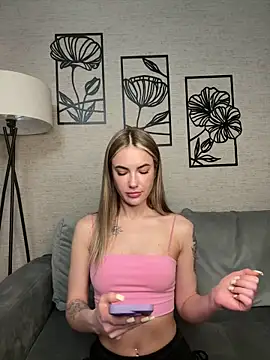 Snapshot of xXKelly_bonb0nXx chatting on March 30, 5:36 pm xXKelly bonb0nXx online show from March 30, 5:36 pm