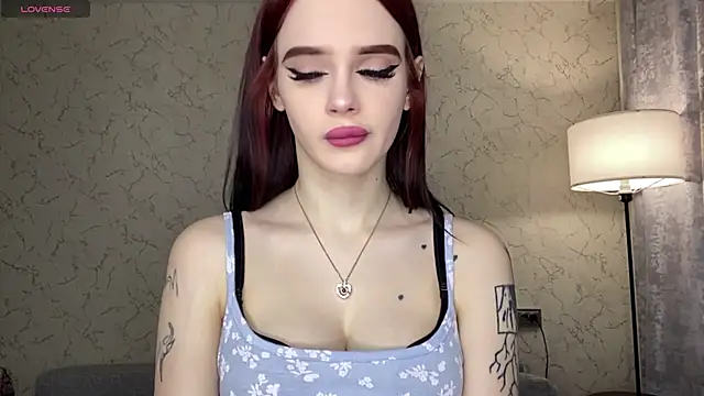 IeshaOsorio online show from February 25, 6:12 am