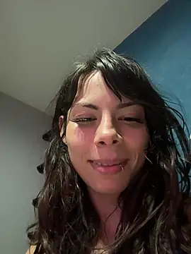 Isalove99 online show from May 2, 2:49 am