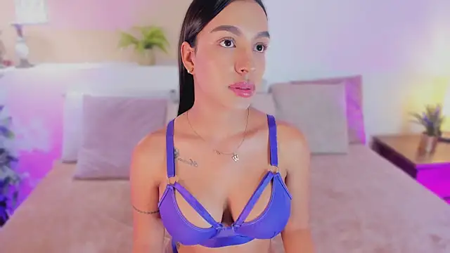 xiomara cortes online show from May 11, 7:44 pm