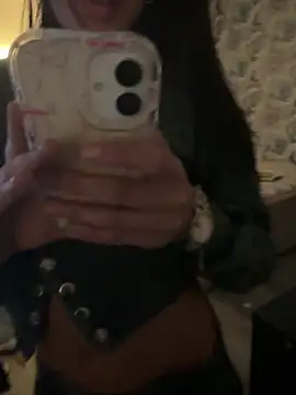 Snapshot of Teasing-Tiara chatting on April 7, 6:52 pm Teasing-Tiara online show from April 7, 6:52 pm