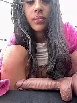 Snapshot of Teasing-Tiara chatting on May 22, 12:00 pm Teasing-Tiara online show from May 22, 12:00 pm