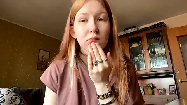 LaureenVielma online show from March 18, 8:06 am