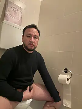 Snapshot of latinocalientehot chatting on March 9, 8:13 pm latinocalientehot online show from March 9, 8:13 pm