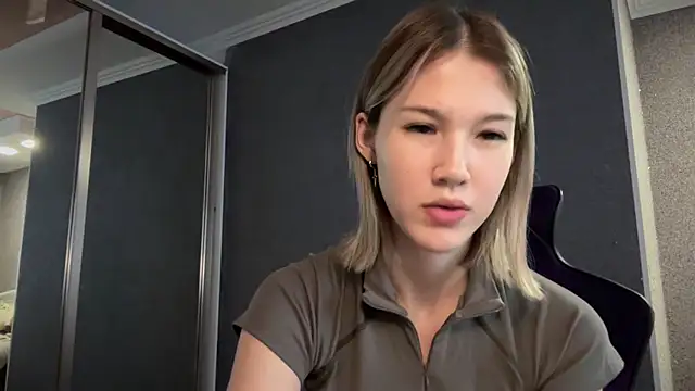 lilXdomiii online show from March 30, 11:00 am