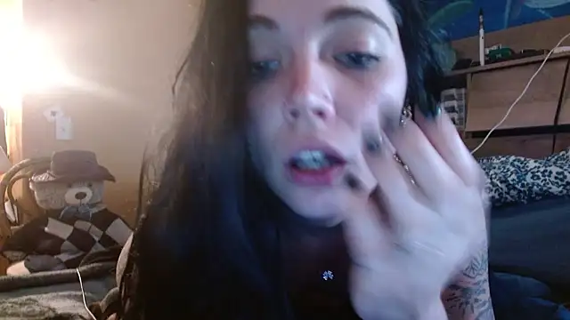 Snapshot of ahungkittykat chatting on March 9, 2:43 pm ahungkittykat online show from March 9, 2:43 pm