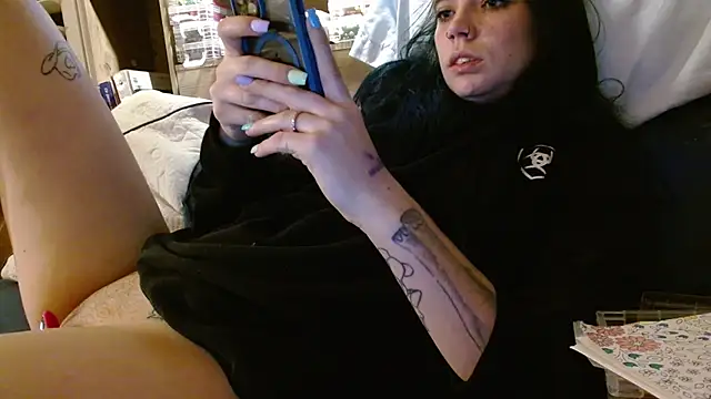 Snapshot of ahungkittykat chatting on March 25, 3:23 am ahungkittykat online show from March 25, 3:23 am