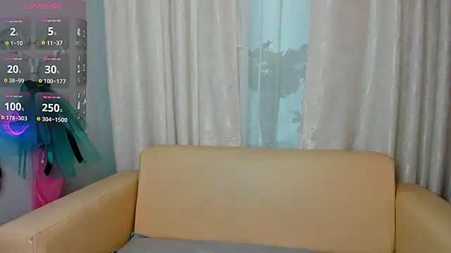 Snapshot of Kelly_nice chatting on April 17, 3:31 am Kelly nice online show from April 17, 3:31 am