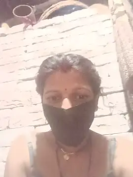 Snapshot of Divya-11431 chatting on May 26, 6:37 pm Divya-11431 online show from May 26, 6:37 pm