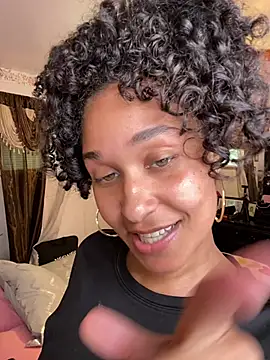Snapshot of Jamalyce chatting on June 7, 4:33 pm Jamalyce online show from June 7, 4:33 pm